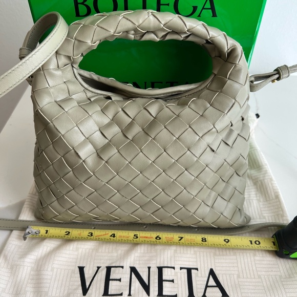 New Bottega VENETA
Green Mini Hop Bag - Picture 3 of 16